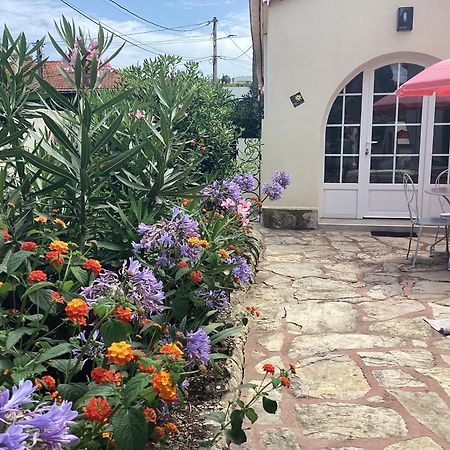 Studio Independant, Front De Mer Et Plage A 200M 昂蒂布 外观 照片