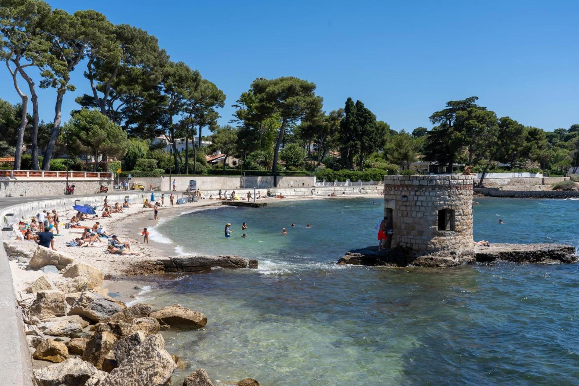 Studio Independant, Front De Mer Et Plage A 200M 昂蒂布 外观 照片