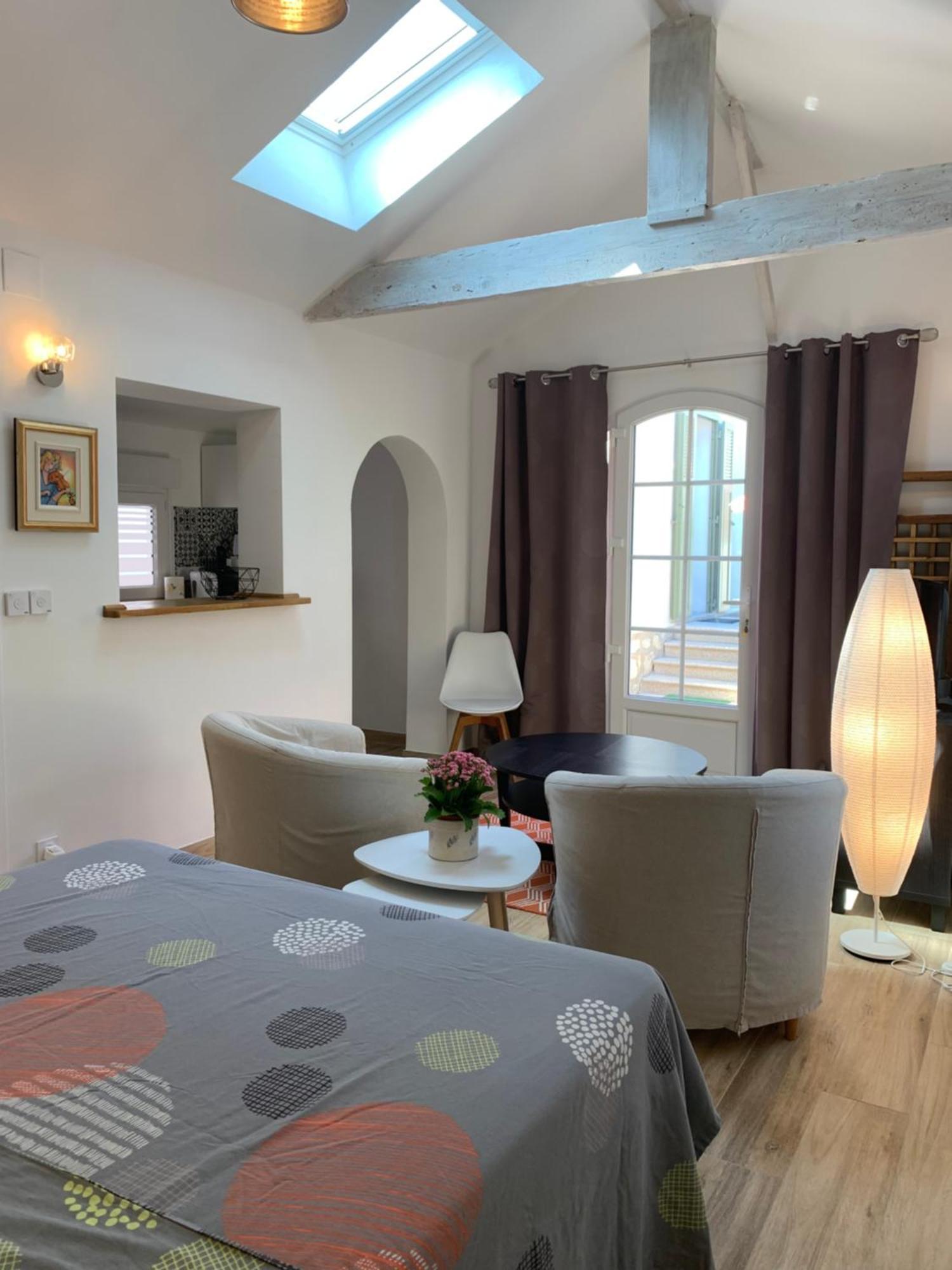 Studio Independant, Front De Mer Et Plage A 200M 昂蒂布 外观 照片