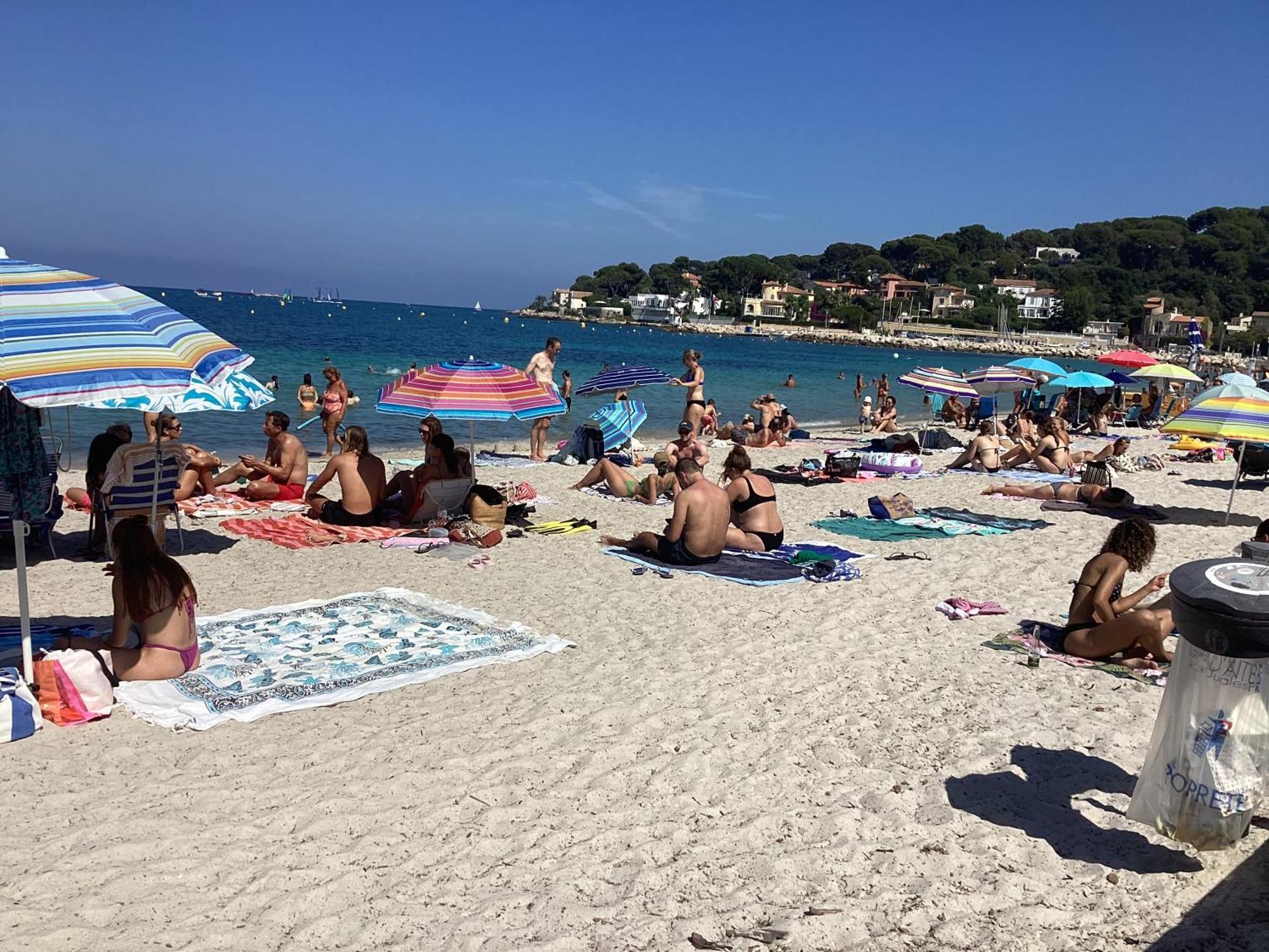 Studio Independant, Front De Mer Et Plage A 200M 昂蒂布 外观 照片